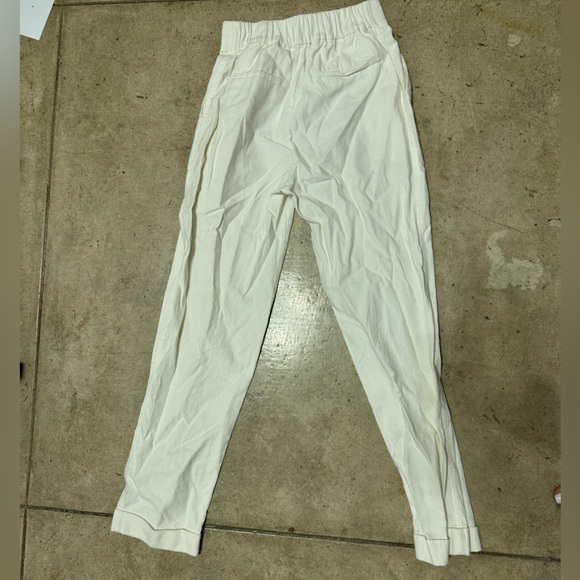 Jonathan Simkhai Pleated Textured Crop Pants - Picture 2 of 5